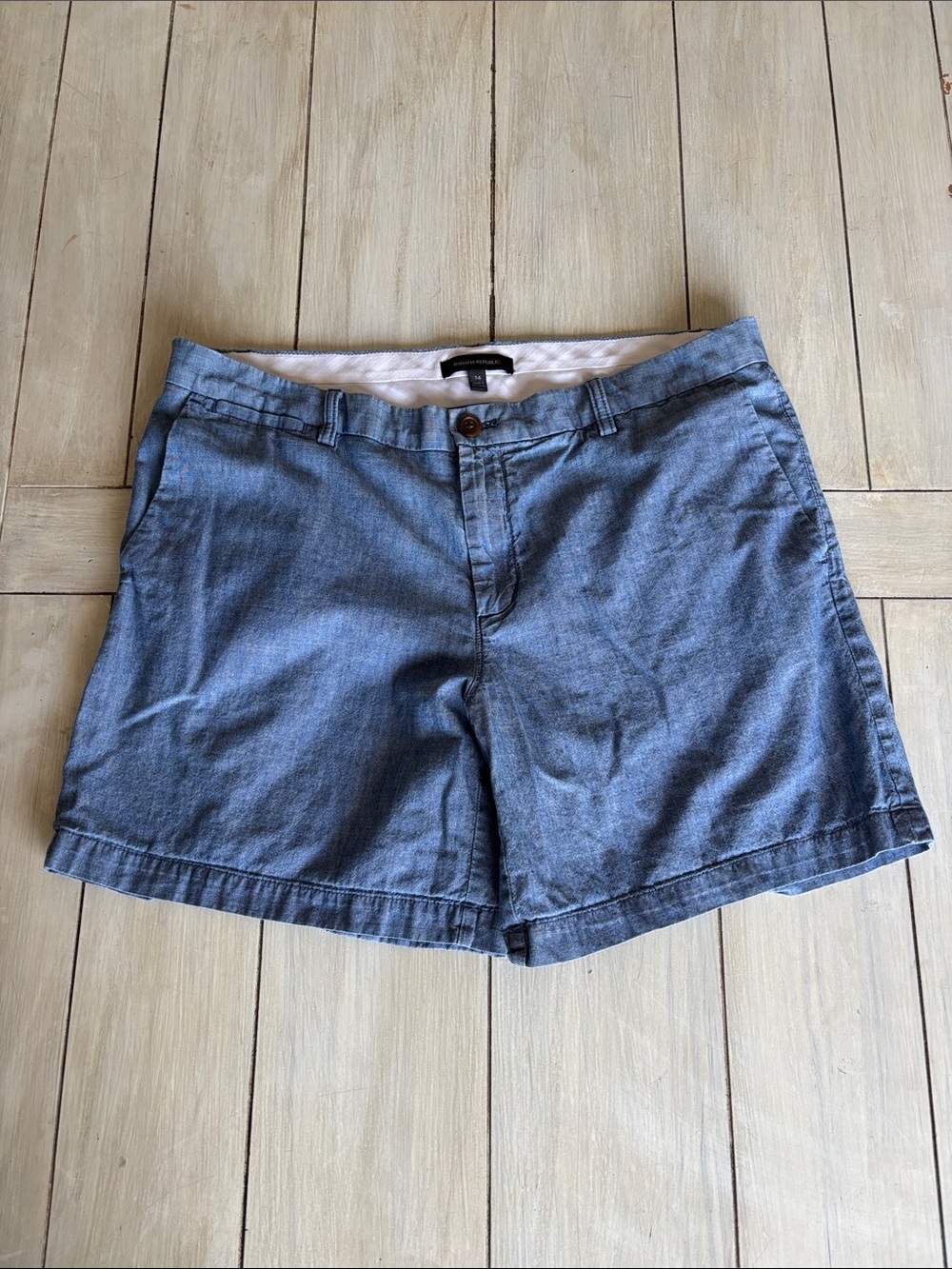 Banana Republic 100% Cotton Blue Chambray Shorts Size 14